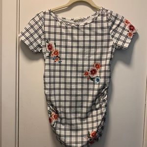 LOVE IS A BABY Maternity top